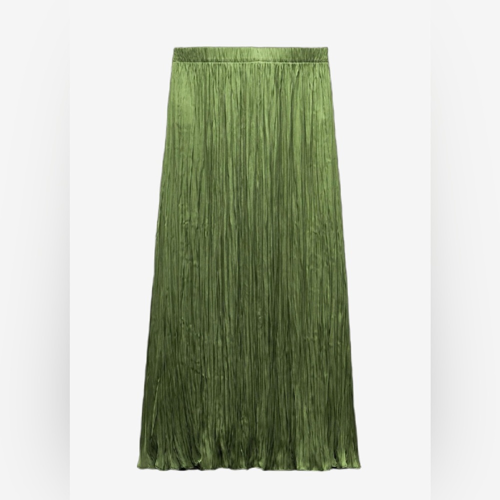 Green pleated satin skirt NWOT